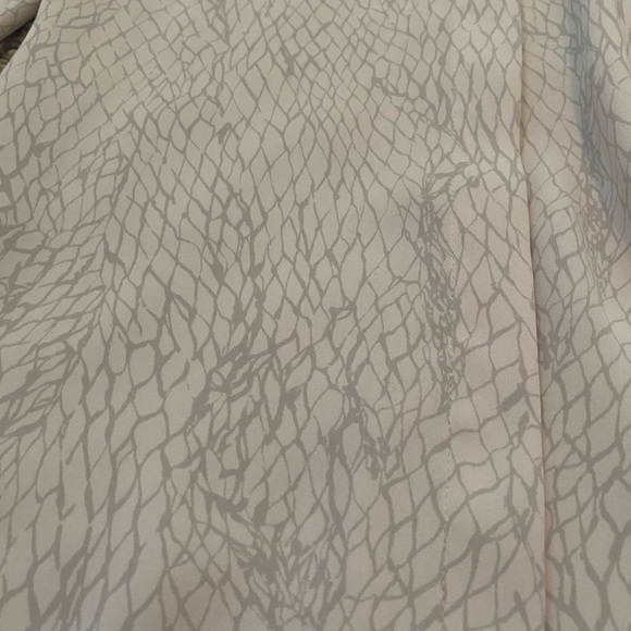 Babaton button up blouse - Picture 2 of 4